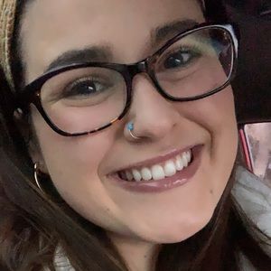 Meet your Posher, Nadia